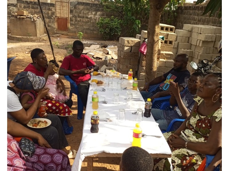 Gemeinsam ein Lächeln schenken: Spenden Sie für schutzbedürftige Menschen 